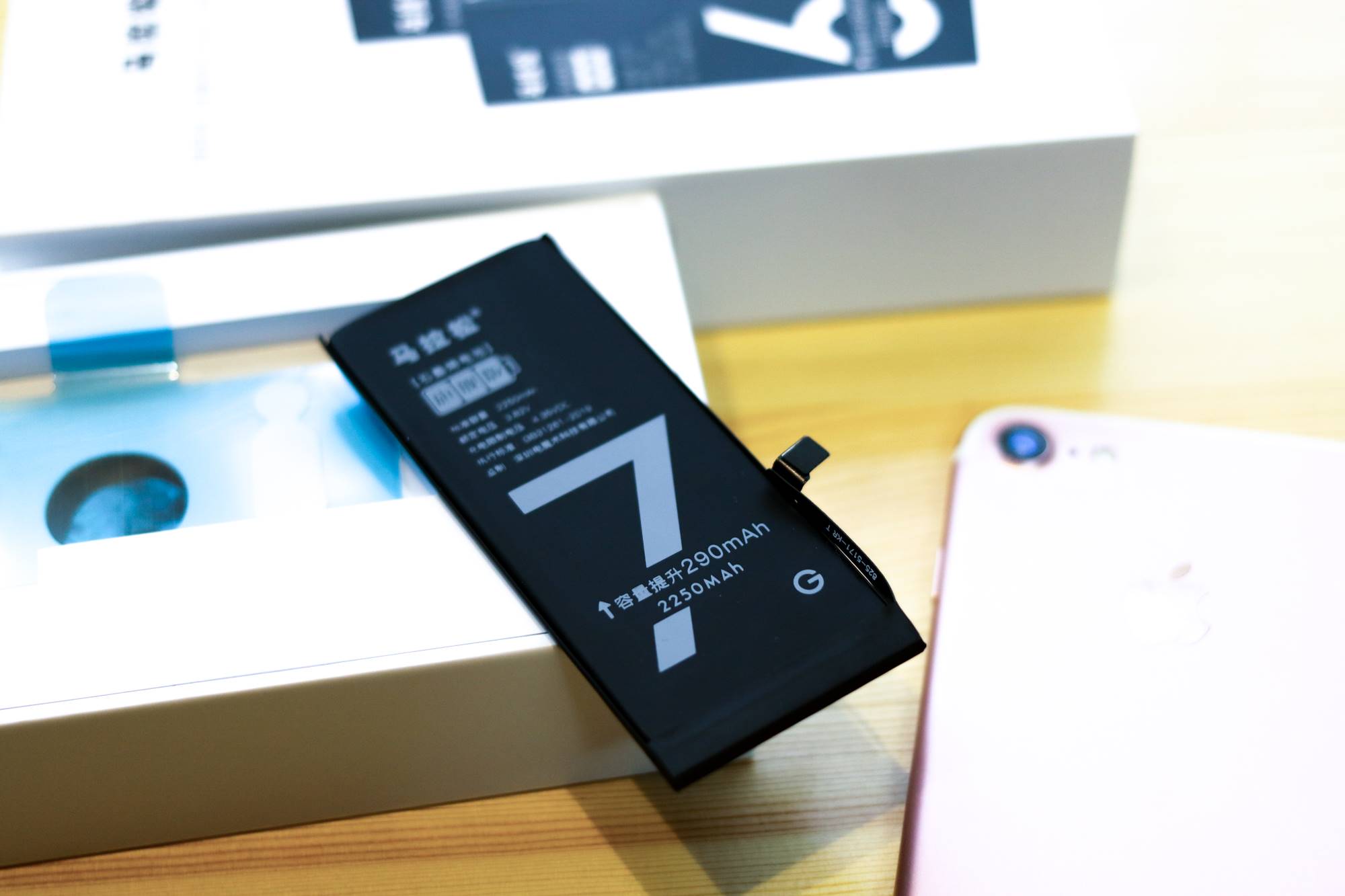 苹果7电池多少毫安怎么样-iphone7拆机换电池教程-第4张图片