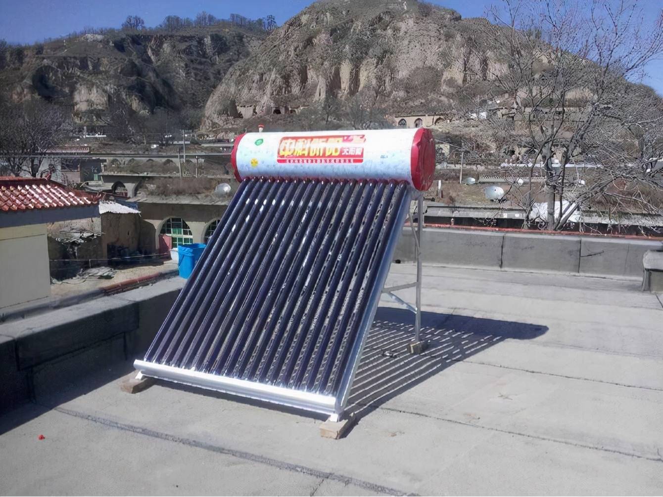 太阳能热水器怎么清洗（太阳能品牌排行榜）-第1张图片